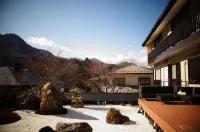 Asante Inn - Hostel Hotels in 