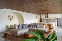 JadenHill CityView 8Br Villa Heated Pool+Movieroom - Private Pools