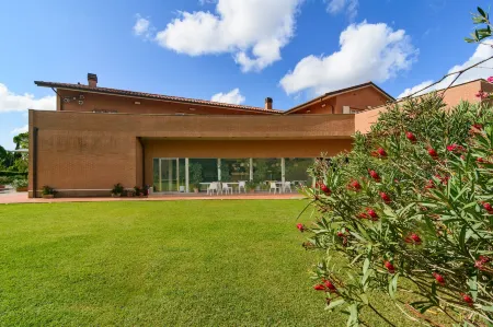 Residence San Rossore Отели рядом с достопримечательностью «Пьяцца деи Мираколи»