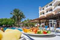 Paphos Gardens Holiday Resort - ที่มีสระว่ายน้ำ