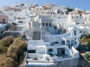 Virginia's Cave Villas