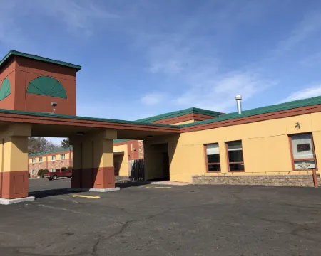 Posh Inn & Suites Hotels in Wisconsin Rapids