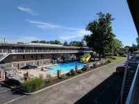 South Shore Inn - Pools