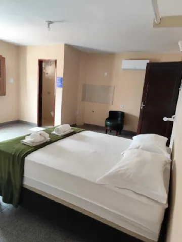 Hostel da Fonte Hotels near Tropical shopping