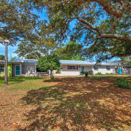 Bungalow by the Sea-Starfish