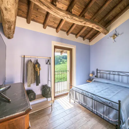 Charming Alessandria Retreat with Queen-sized Bed & Outdoor Pool