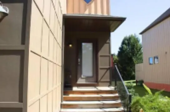 Athens city townhouse, 2 King masters, 2.5 baths アセンズのホテル