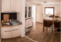 In Wedel: small bungalow in the heart of the old town of Wedel for 2 people Hotels in Wedel