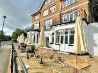 Uno Thames Hotel Maidenhead -Reopened Brand New Again -FREE PARKING Hotels in Maidenhead