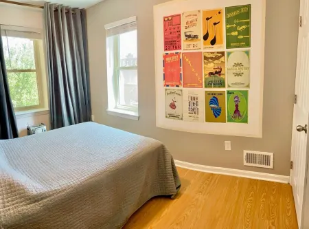 Larry's Lancaster Landing: 3 bedroom row house, walkable to downtown Lancaster