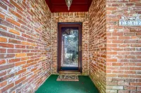 Poolside Haven Near Golf Course Sleeps 12