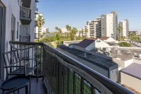 Spacious Accommodations with Gated Community and Patio - Stunning Oasis Hotels in Orange County