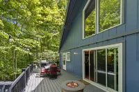 Mountain Retreat with Hot Tub and Game Room - Charming Cottage Escape