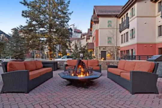 Ski-in Ski-Out Access with Heated Pool and Hot Tubs - Stylish Alpine Retreat