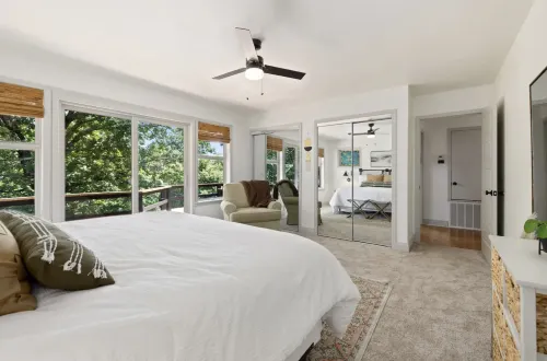 Luxurious Haven with Modern Amenities - Tranquil Woodland Retreat Hotels in Township 1