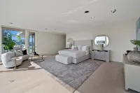 Spectacular Retreat - Modern Muse with Stunning Views