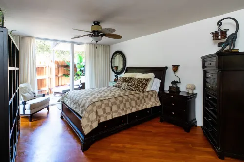 Ocean View and Resort-Style Amenities - Stylish Coastal Retreat