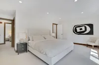 Wood Burning Fireplace and Quechee Club Access - Cozy Modern Retreat