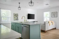 Heated Spa and Resort-Like Backyard - Stunning Cottonwood Retreat Hotels in Cottonwood