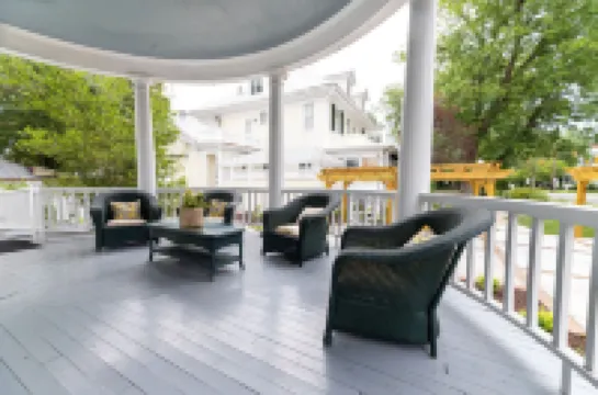 Charming Porch and Cozy Comfort - Enchanting Historic Hideaway