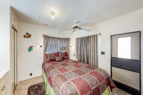 Bayfront park model home with deck, pool, hot tub, gym, tennis, & golf Hotels in Cameron County