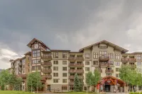 Ski-view condo with hot tub & fitness room - walk to lifts & dining Hotel a Copper Mountain