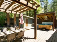 Hot Tub and Landscaped Fenced Backyard Oasis - Cozy Retreat