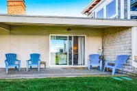 Dog-friendly oceanfront condo - walk to beach & Gearhart Golf Links
