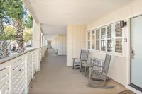 Gorgeous Beach Access and Resort Amenities - Enchanting Island Retreat Hotel a Fripp Island