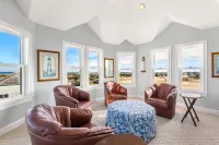 Private Pool and Tower Room Views - Stunning Coastal Oasis