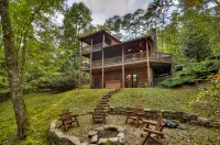Gourmet Kitchen and Entertainment Hub - Enchanting Family Retreat