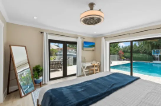 Huge Heated Pool and Spacious Patio with Dock - Stunning Oasis