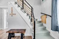 Private Dock and Two Beaches - Exquisite Lakefront Sanctuary Hotels in Orono