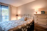 Ski-in/Out Access and Pool Access - Cozy Alpine Retreat 브레켄리지 호텔