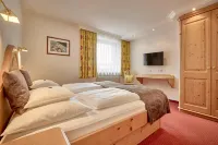 Hotel Appartement Roggal Hotels in Lech