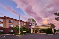Holiday Inn Express & Suites Medford