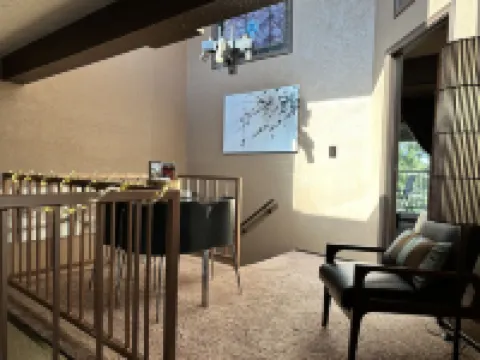 7 Mins to Lake Tahoe Beaches, 3 Mins to Heavenly Ski Slopes! Breathtaking Views!