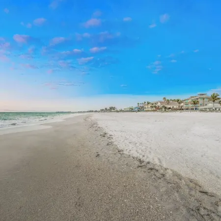 Luxury BEACHFRONT Beach House - Pool & Spa - Direct Gulf Access - Entire Home