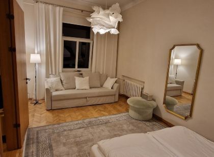 Tyzen39&38 Luxury Apartment