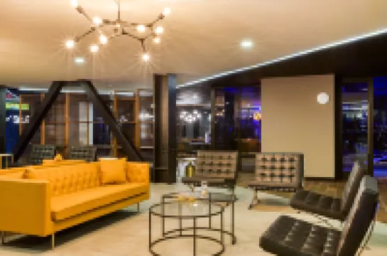 Downtown Designer Apartments by Uliv