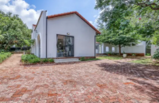 Chic Midtown Studio-1 Bed-Solar-Pool-Fibre-Samrand