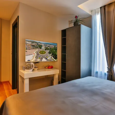 Hotel M