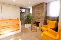 Golden Beach Guest House & Rooftop Bar