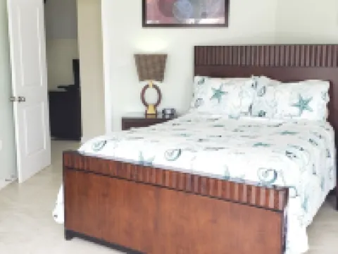 Ocean Paradise Hotels in North Side