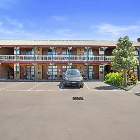 The Settlement Historic Hotel