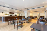 Hotel Apartamentos Pyr Fuengirola Отели в г. Фуэнхирола