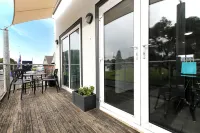 Apartments 521