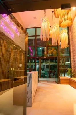 サニーホール by AFT