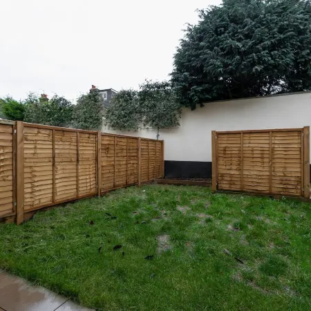 Skyvillion -Vineyard Court- Enfield 1-Bed W/Garden