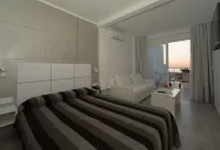 Sol Playa Suites - Deniz Manzaralı